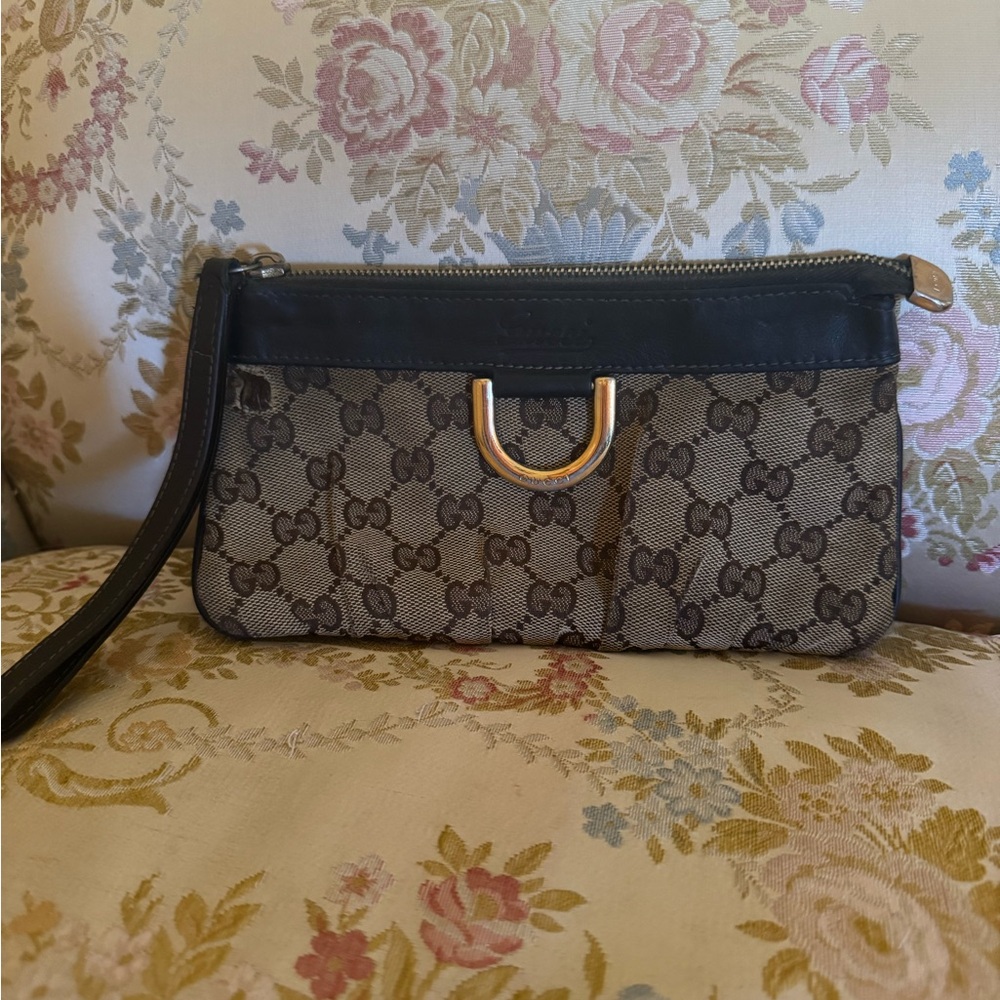 Authentic Gucci GG Monogram Vintage Wristlet Clutch Wallet